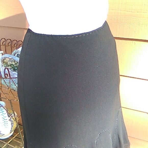 Elie Tahari Black Gusseted Full Skirt - Picture 4 of 14